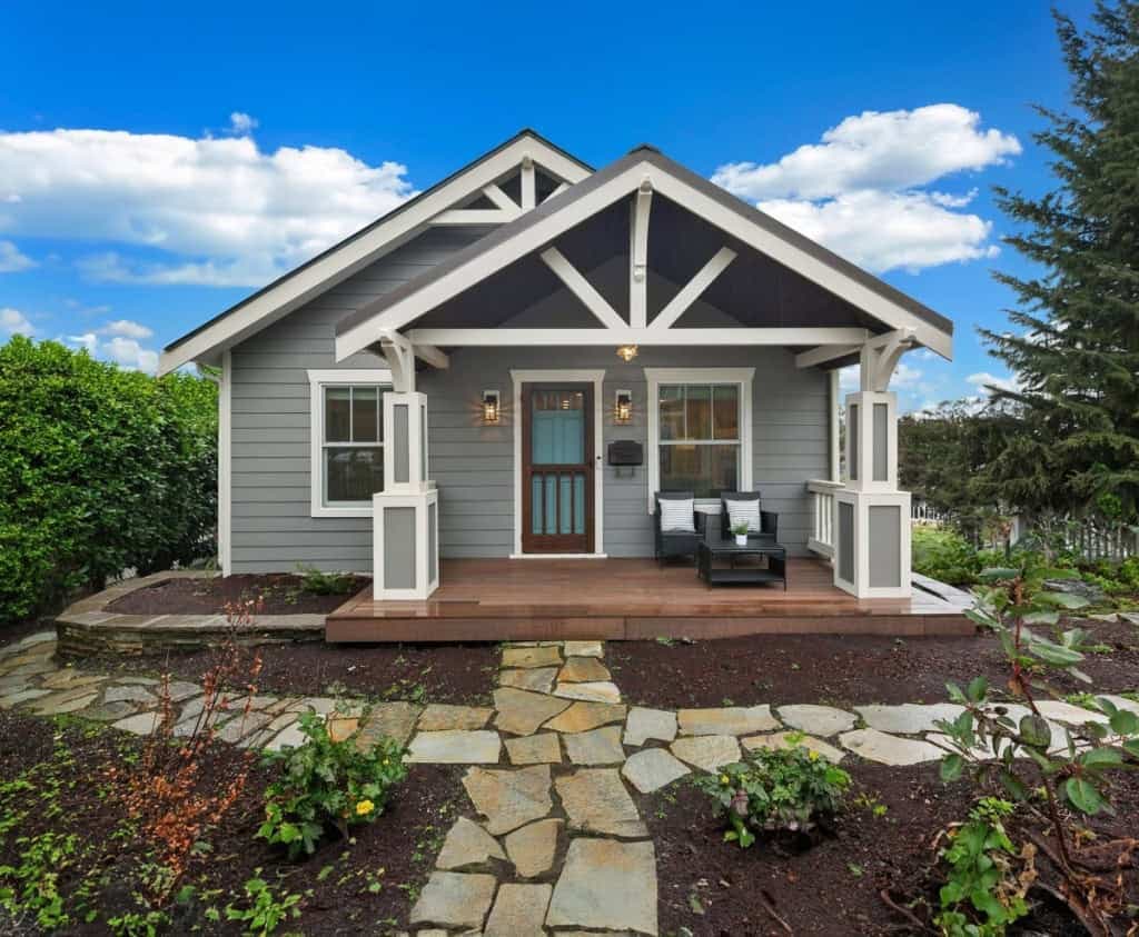 Should I Sell My House Now? What Every Homeowner Needs to Know in 2025