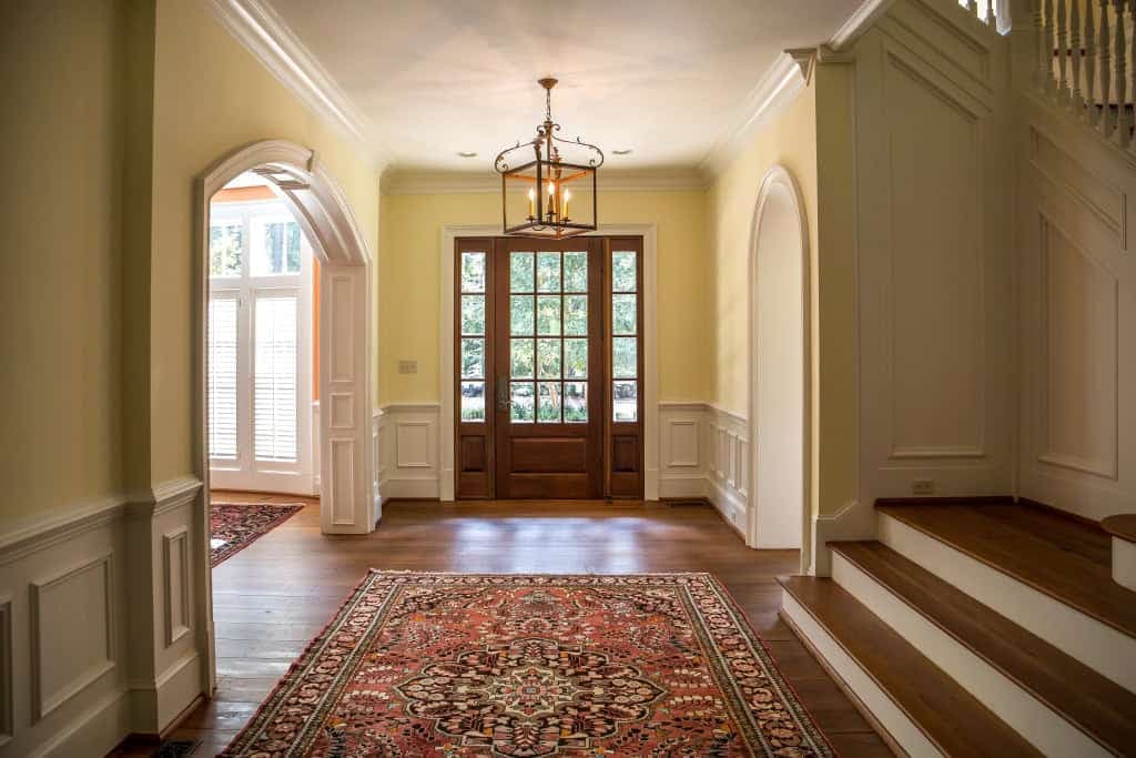 What to Look for in Home Listing Photos and Descriptions