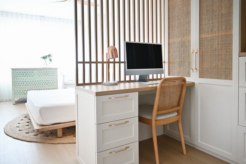 Ditch the Home Office: Returning to the Commute Can Make You Happier and Richer