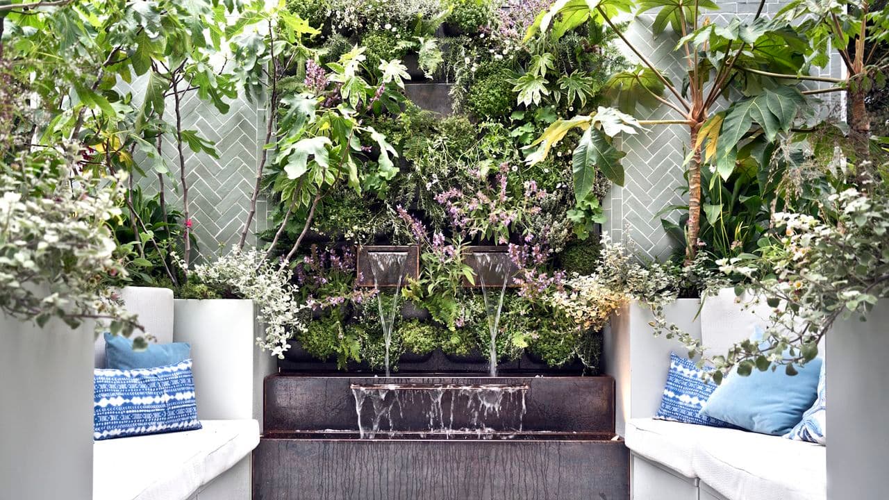 3 Reasons Vertical Gardens Fail in Summer – and How to Make Yours More Resilient in Hot Weather