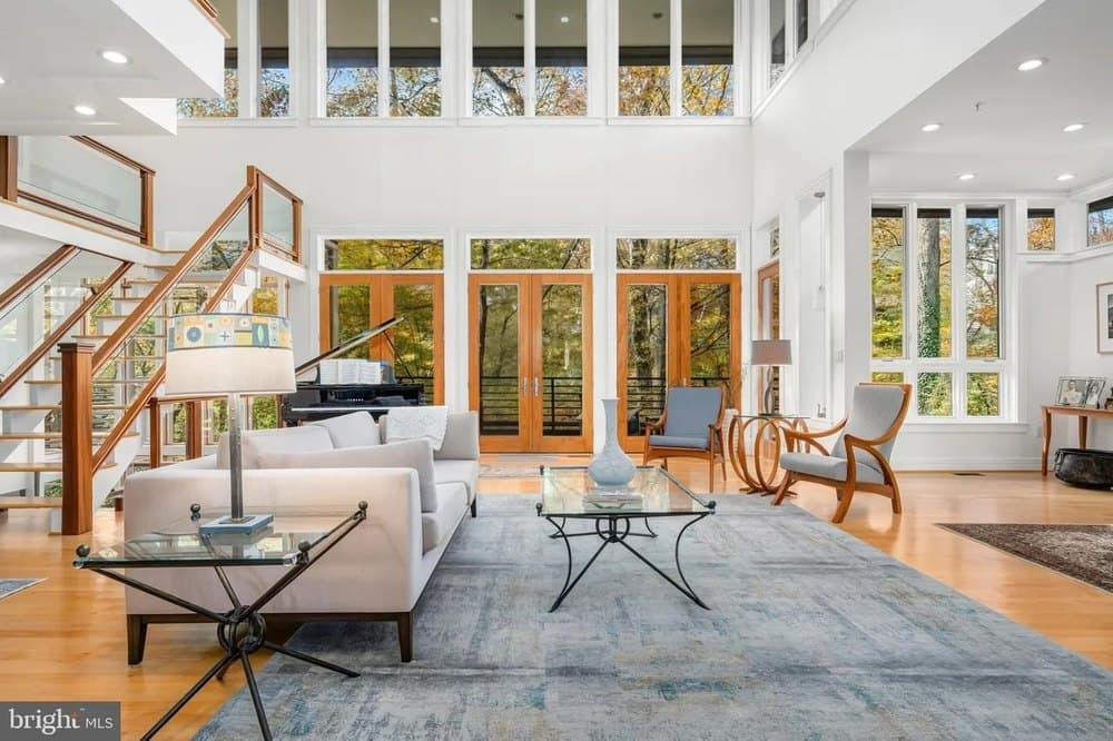 Masterfully Designed Glass House on DC's Rock Creek Park Is an Urban Tribute to Frank Lloyd Wright