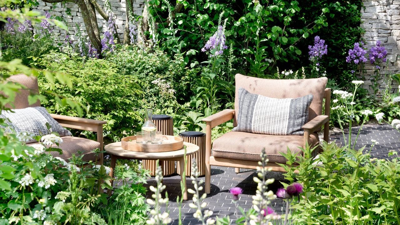 How to Water Plants in June So They Keep Blooming Through the Hottest Days of Summer
