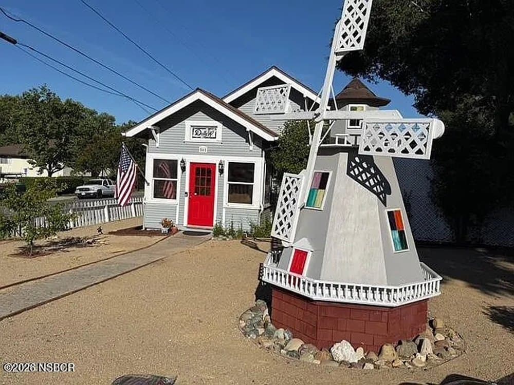 Dolly Parton's Quirky Former Hideaway Hits the Market in California for $2 Million