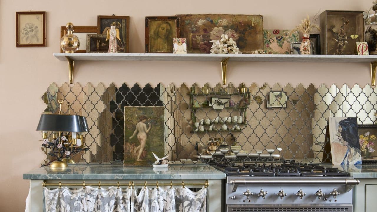 Pearl Lowe Skipped Standard Subway Tiles for a Curved Art Deco Backsplash That Dapples Light Beautifully – It's Unlike Any Other