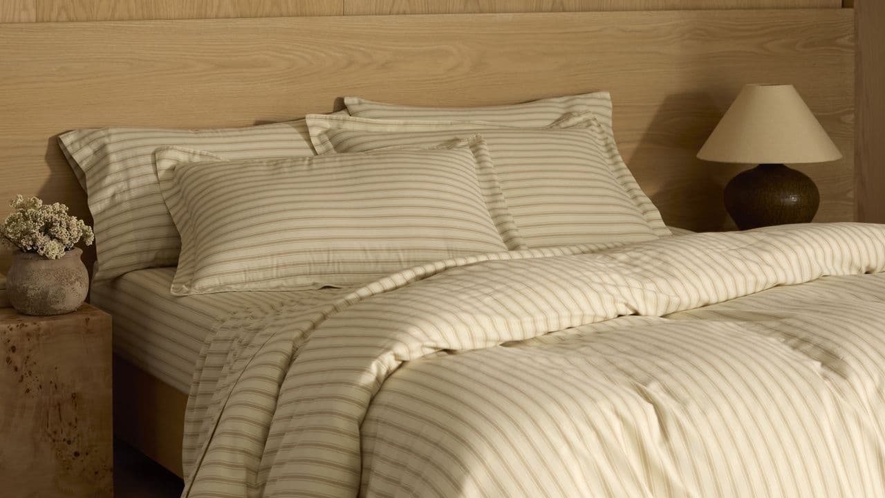 Cozy Earth's Pre-Washed Cotton Bedding Feels Like Vintage From Day One – And Its New Eastcoastal Colors Are Perfect for Summer