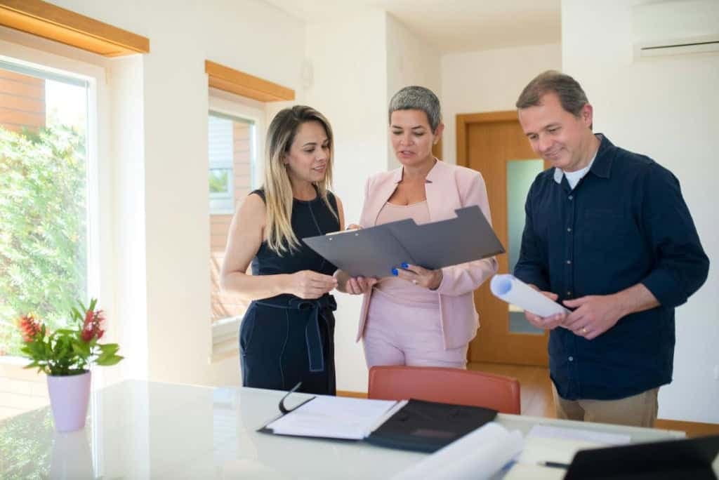 How To Negotiate the Price of a House: Smart Tactics For Today's Buyers